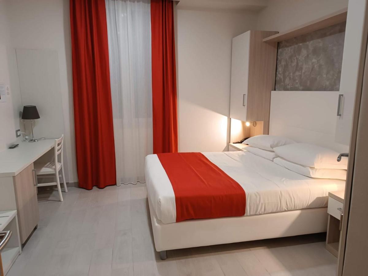 Hotel Lido Варацце Экстерьер фото
