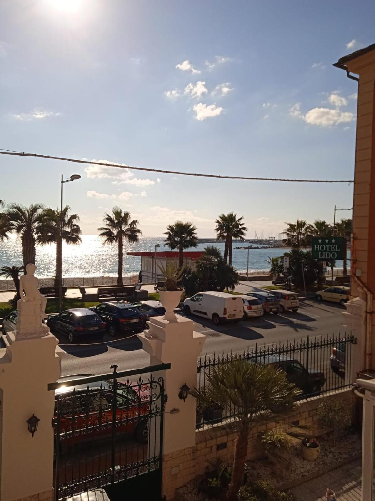 Hotel Lido Варацце Экстерьер фото