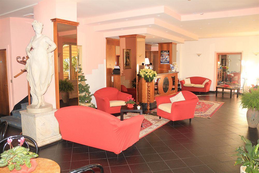 Hotel Lido Варацце Экстерьер фото
