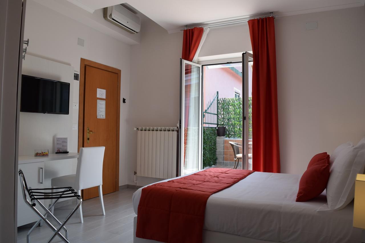 Hotel Lido Варацце Экстерьер фото